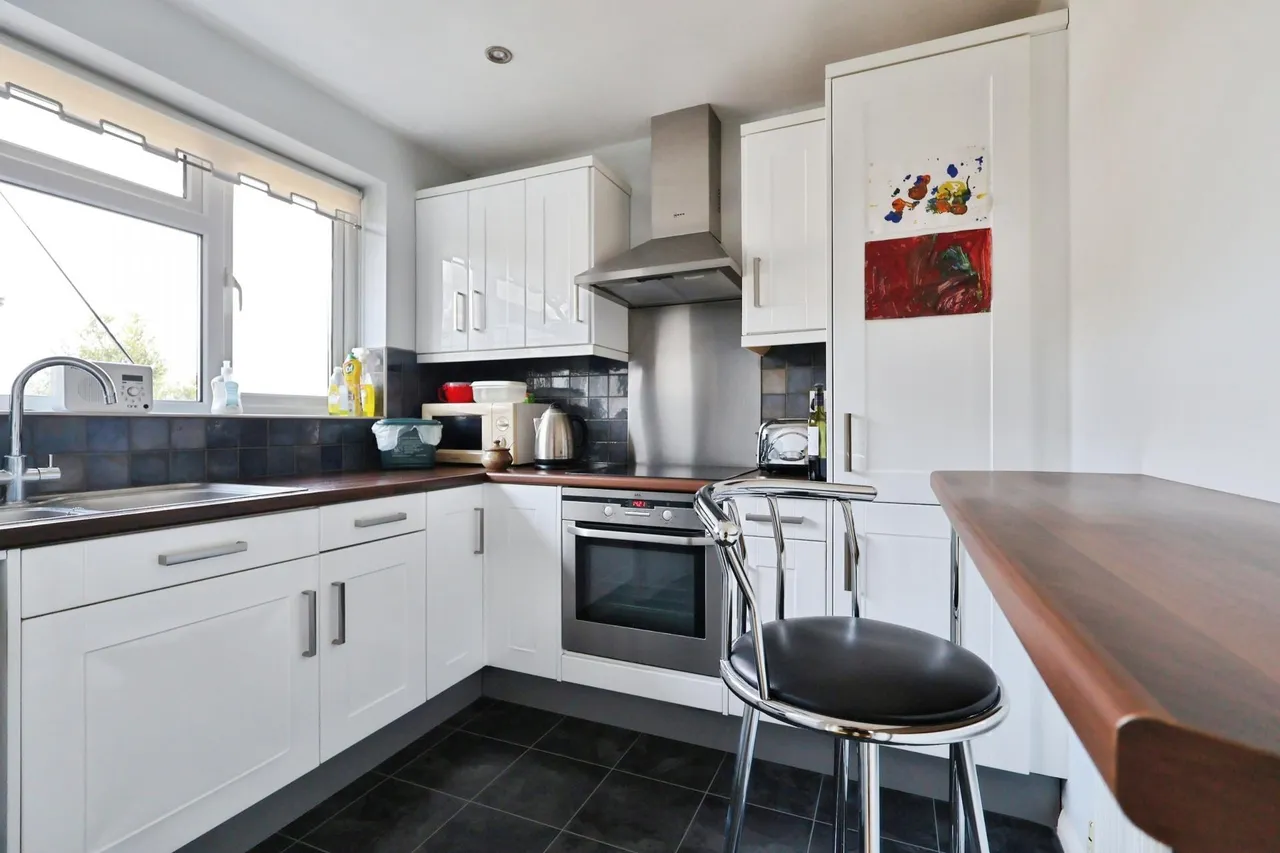Hartland Court, Gaping Lane, Hitchin, photo 2