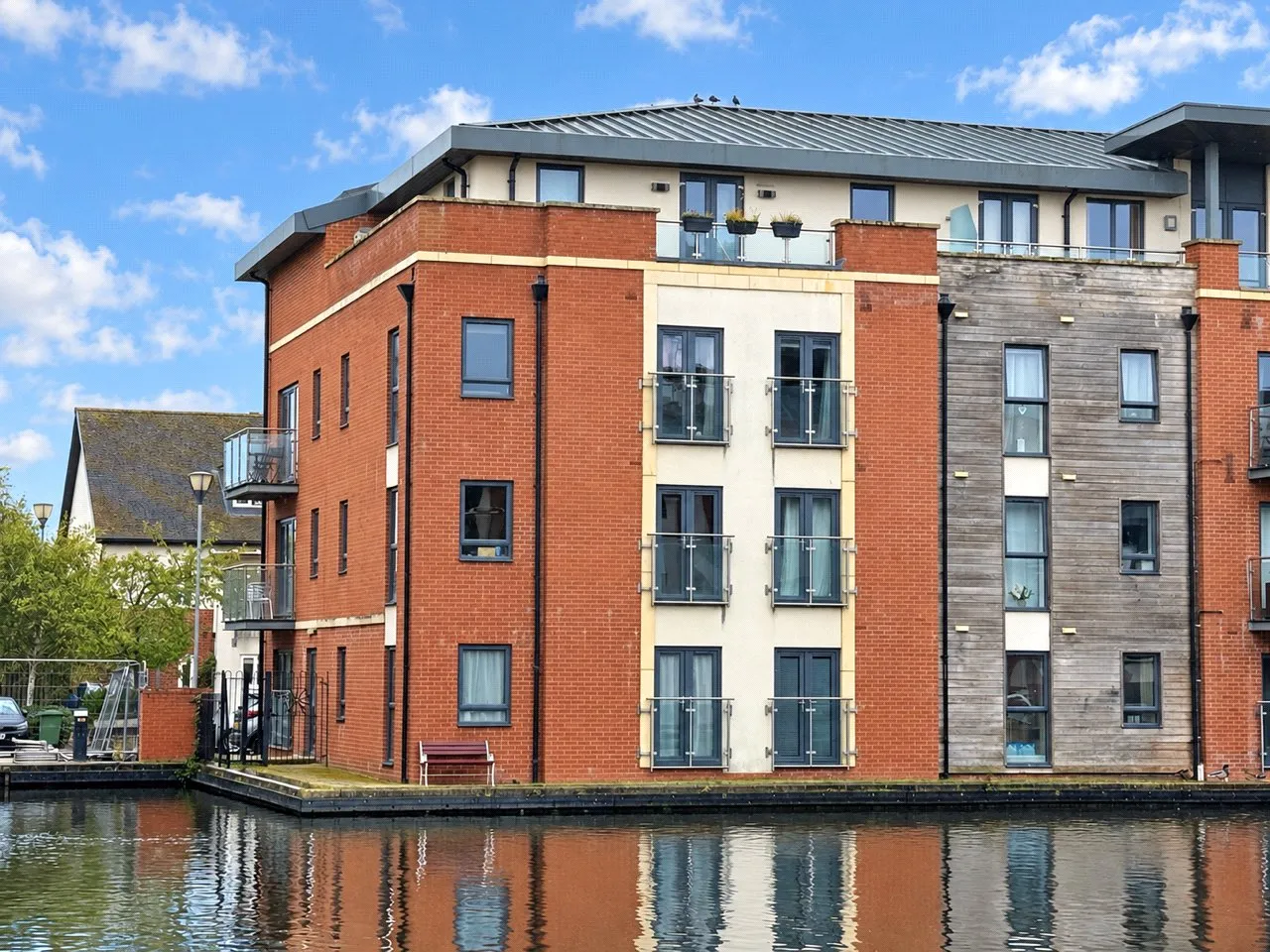 2 bed flat for sale, Waters Edge, Stourport-on-Severn, DY13