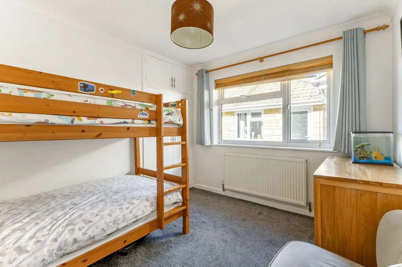 Roberts Close, Kings Worthy, SO23, photo 12