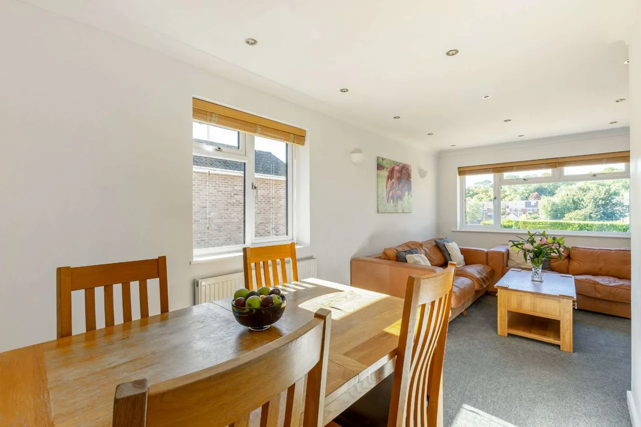 Roberts Close, Kings Worthy, SO23, photo 6