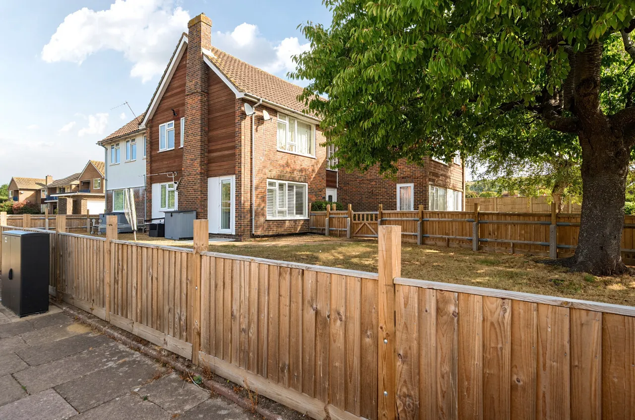 Cissbury Avenue, Findon Valley, BN14, photo 4