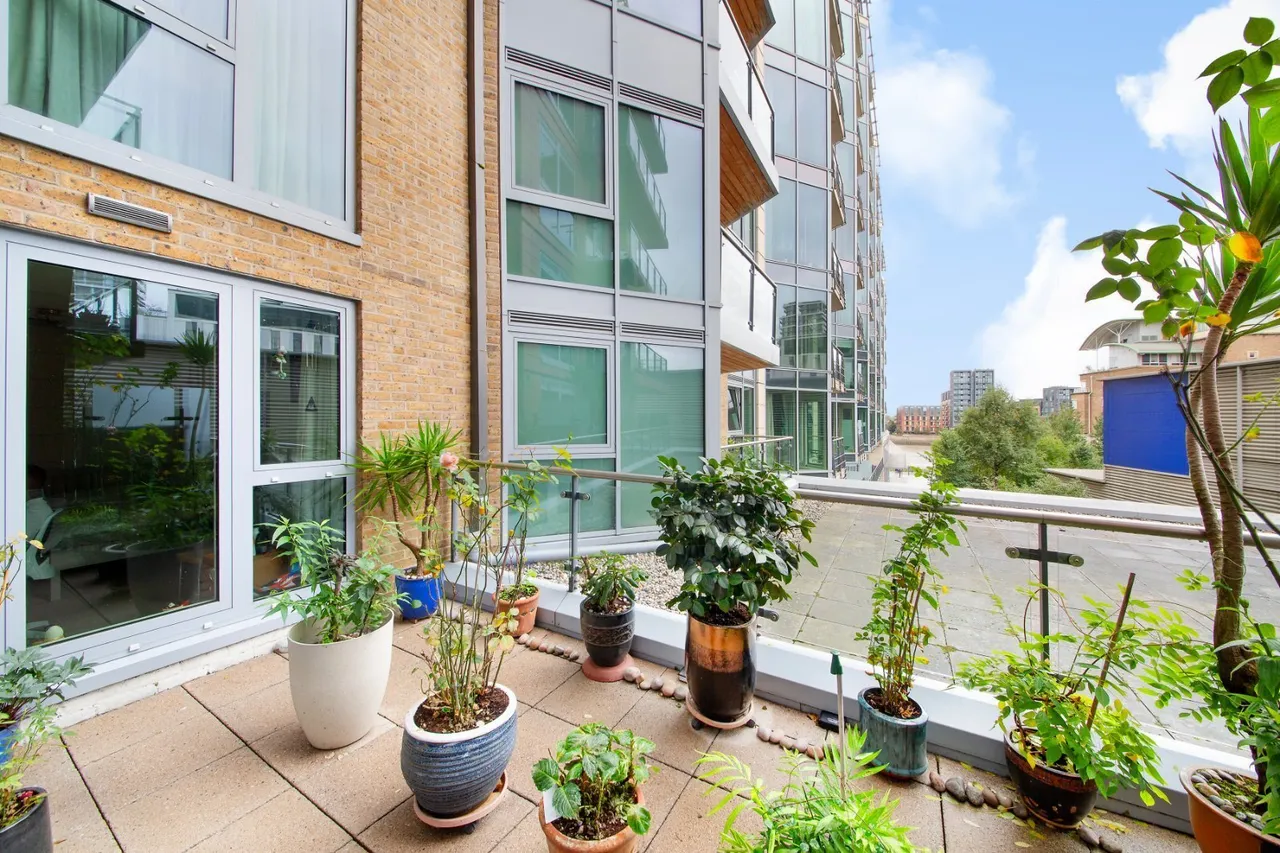 Juniper Drive, London, SW18, photo 2