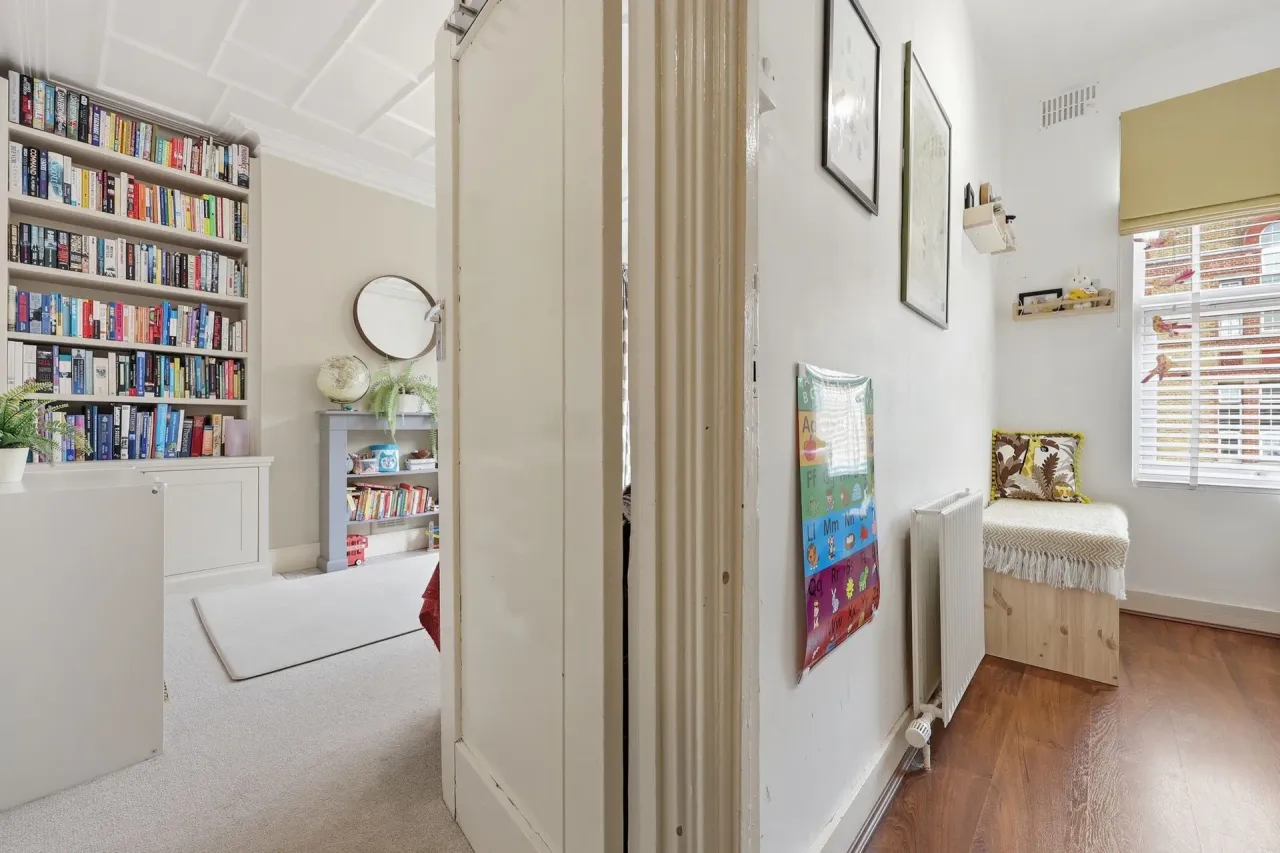 Newport Road, Leyton, E10, photo 10