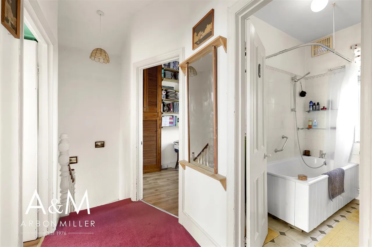 Airthrie Road, Goodmayes, Essex, Ilford, IG39QU, photo 12