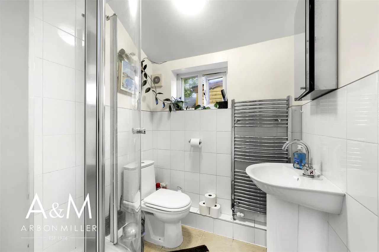 Airthrie Road, Goodmayes, Essex, Ilford, IG39QU, photo 9