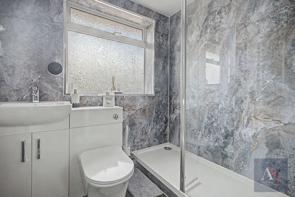 Crowshaw Drive Healey, Rochdale OL12 0SR, photo 15
