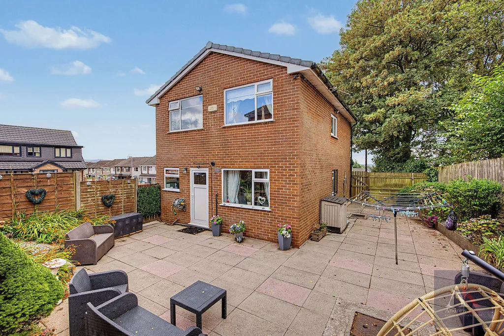 Crowshaw Drive Healey, Rochdale OL12 0SR, photo 16