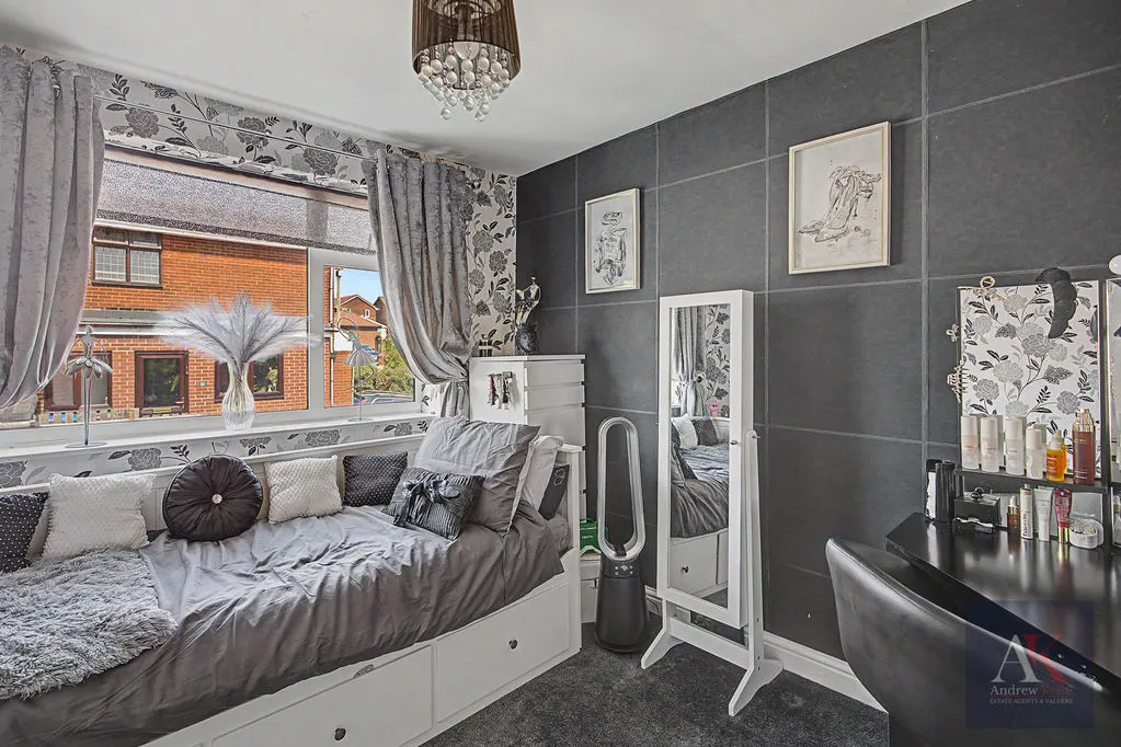 Crowshaw Drive Healey, Rochdale OL12 0SR, photo 13