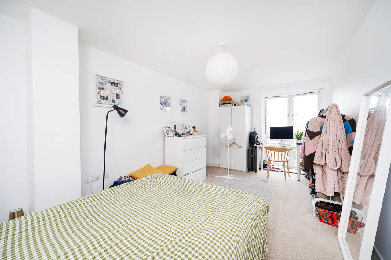 32 Heathfield Court, 248 Tredegar Road, London, photo 3