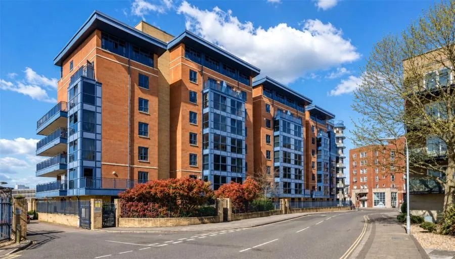 2 bed flat for sale, Canute Road, Southampton, SO14