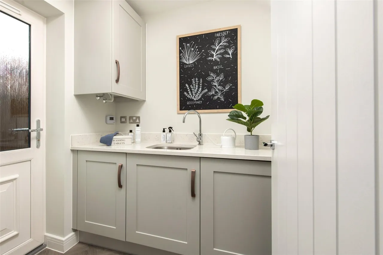 Moreton Road, MK18, photo 5