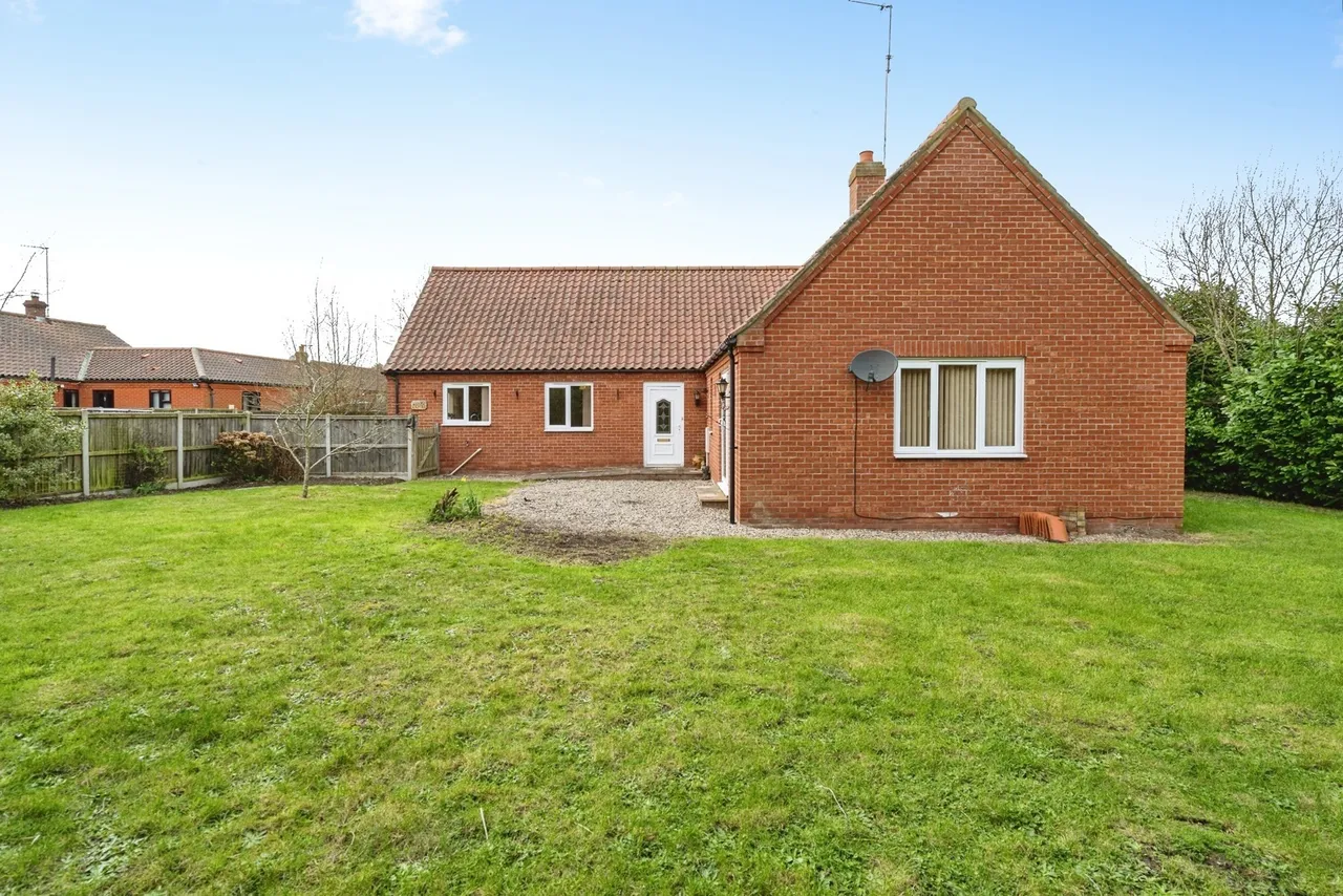 Old Turnpike Road, Roughton, Norwich, Norfolk, NR11, photo 2