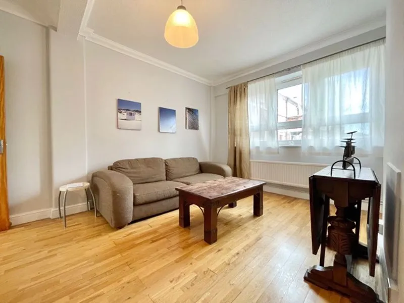 Renforth Street, London SE16 7JN, photo 2