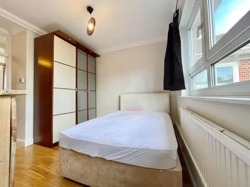 Renforth Street, London SE16 7JN, photo 8