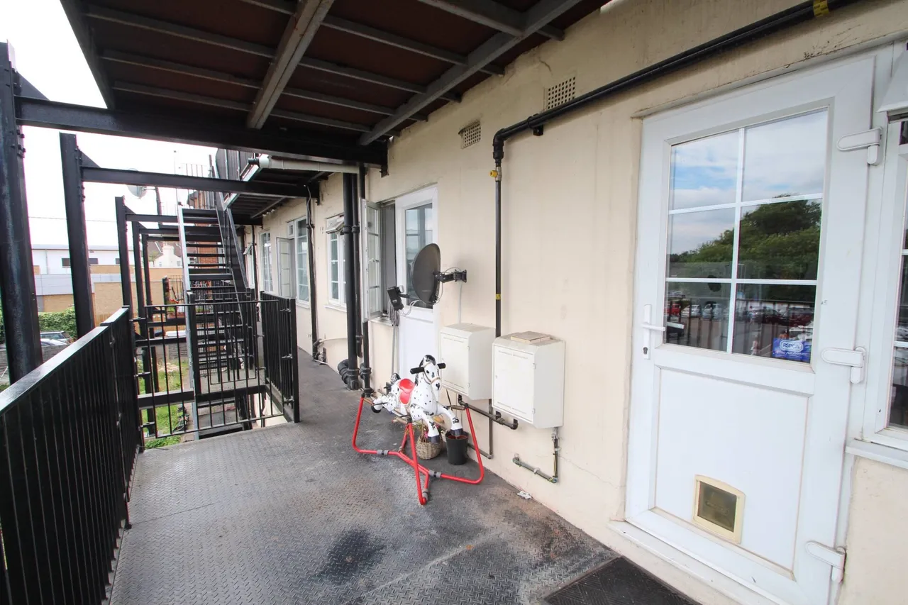 Jubilee Court, Spring Vale South, Dartford, photo 10