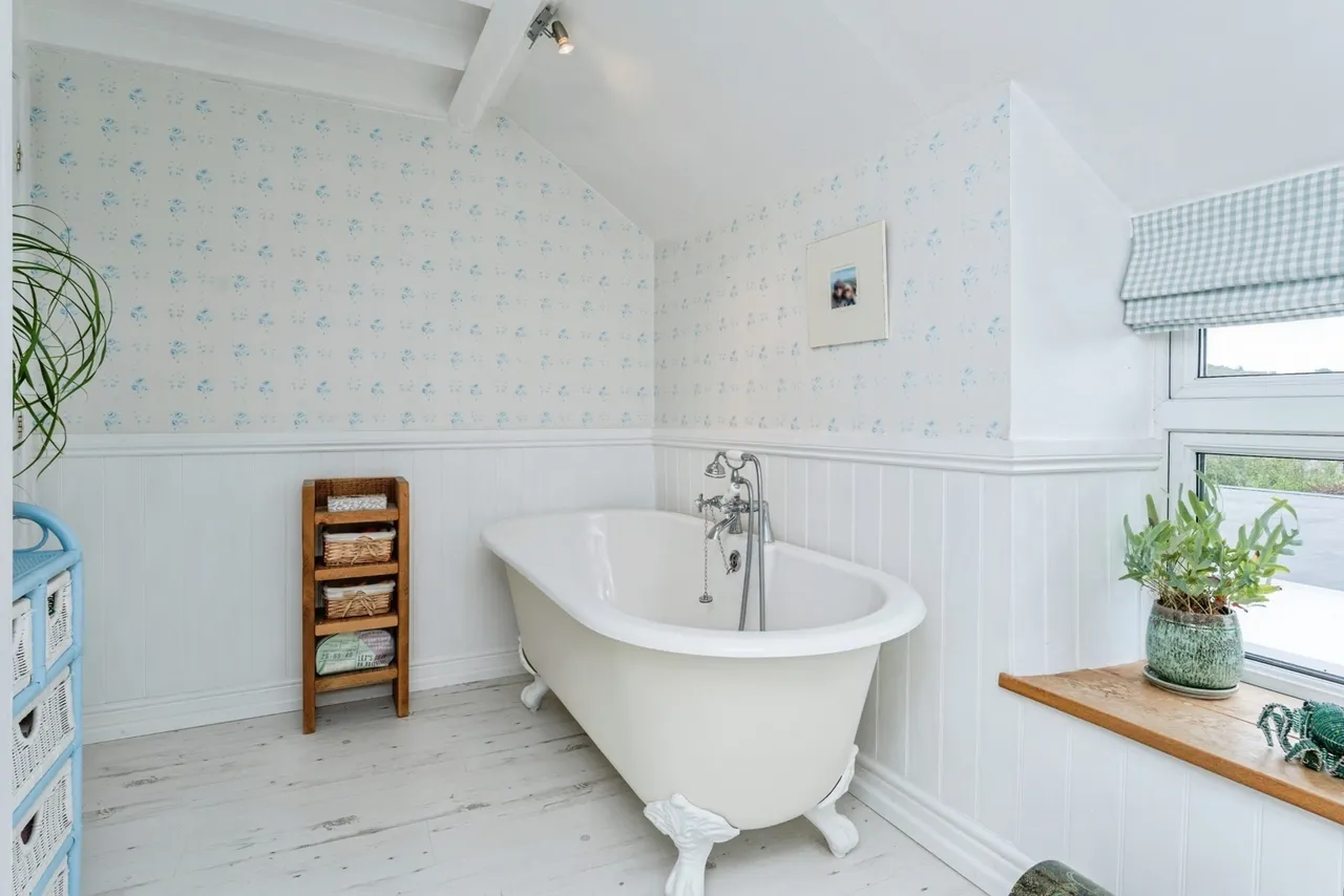 Rhes-y-Cae, Holywell, CH8, photo 11