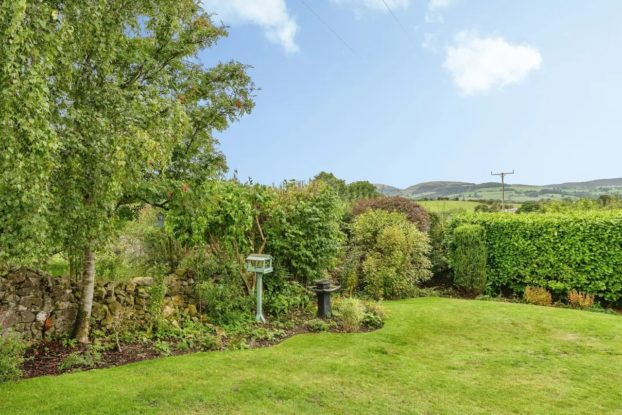 Rhes-y-Cae, Holywell, CH8, photo 29