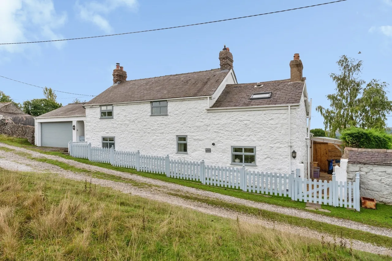 Rhes-y-Cae, Holywell, CH8, photo 24
