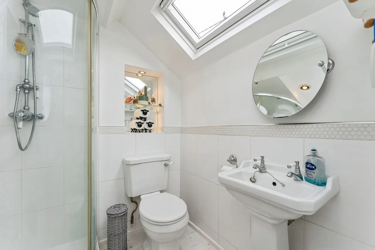 Rhes-y-Cae, Holywell, CH8, photo 36