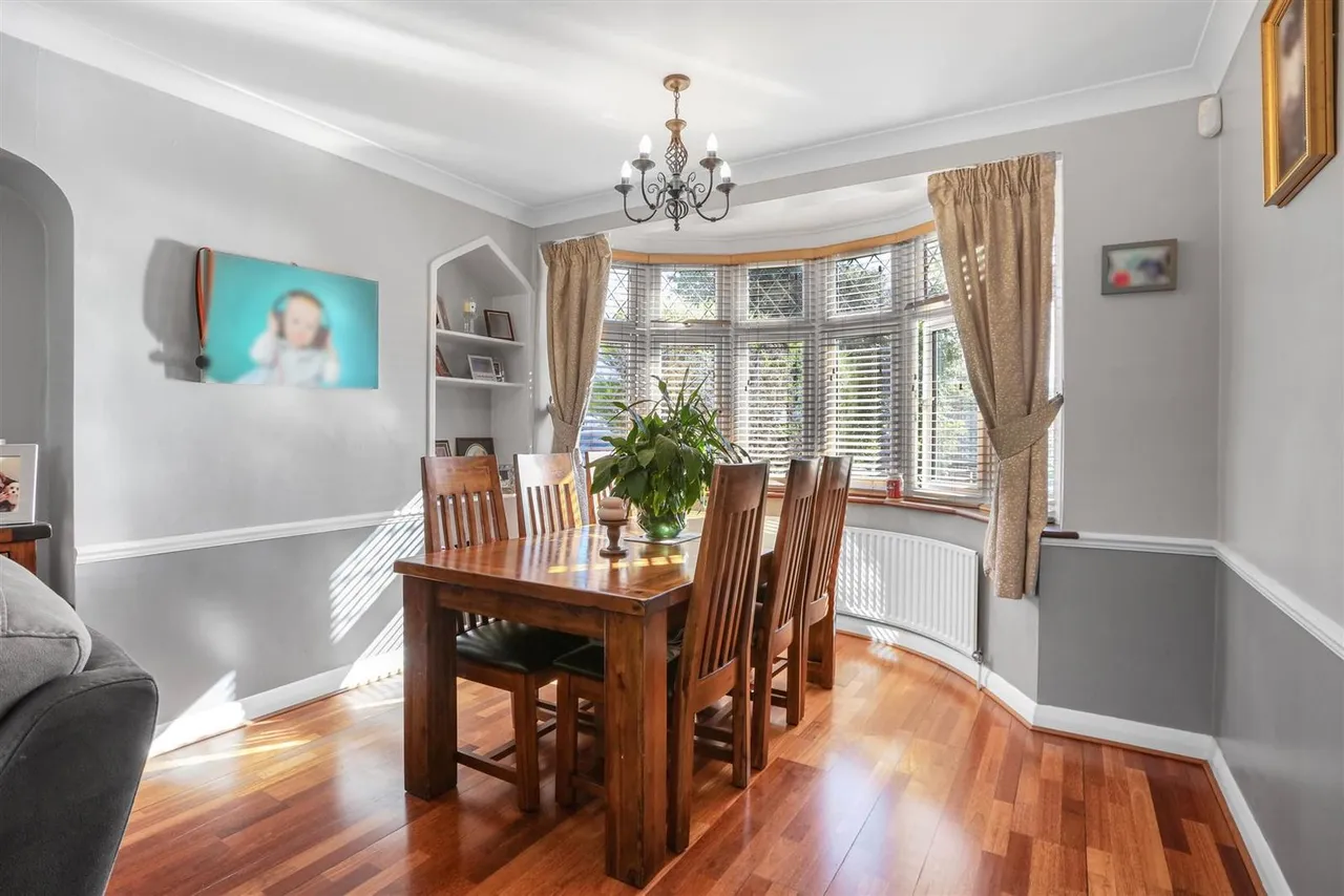 Sparrow Farm Road, Worcester Park, KT17 2LR, photo 4