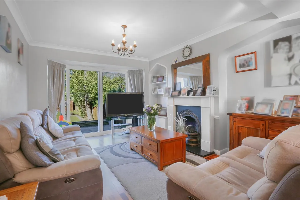 Sparrow Farm Road, Worcester Park, KT17 2LR, photo 5