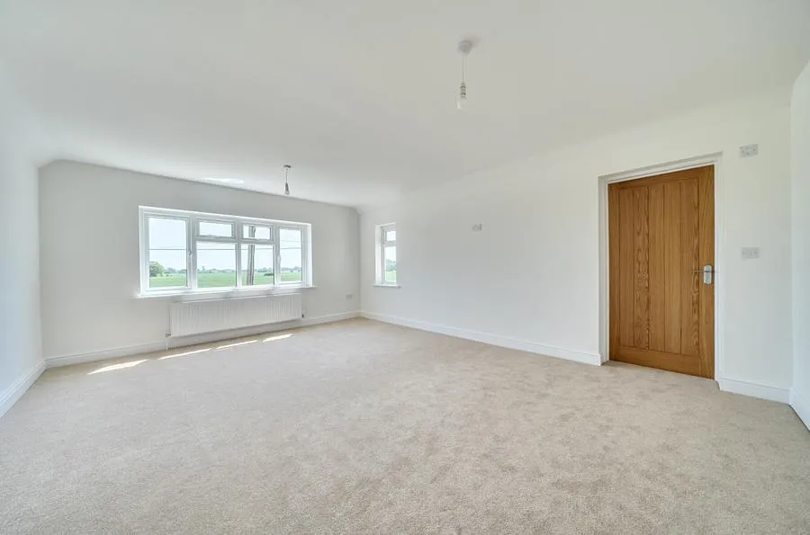 Harwich Road, Little Clacton, CO16, photo 19