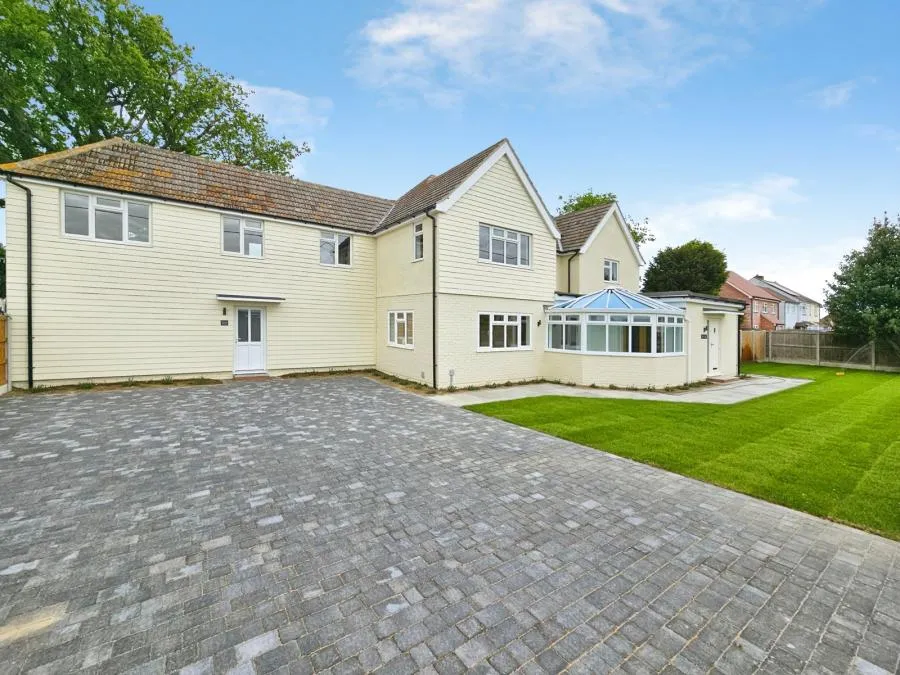 Harwich Road, Little Clacton, CO16, photo 2
