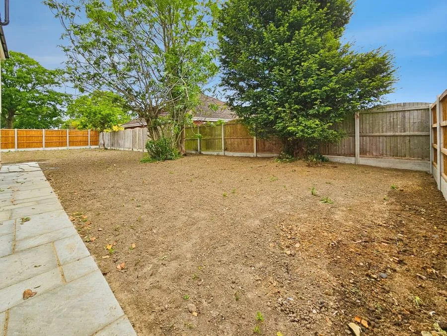 Harwich Road, Little Clacton, CO16, photo 25