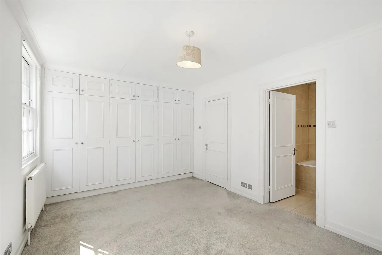 Cadogan Lane, London, SW1X, photo 7