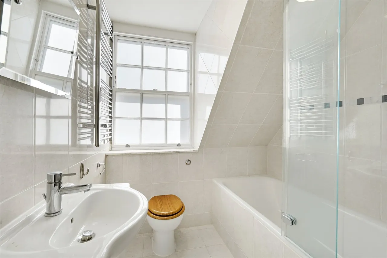 Cadogan Lane, London, SW1X, photo 9