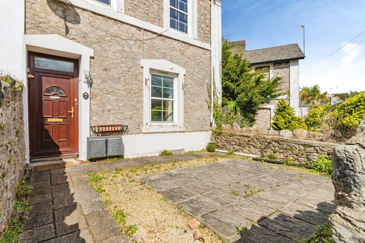 2 bed flat for sale — Upton Road, Torquay