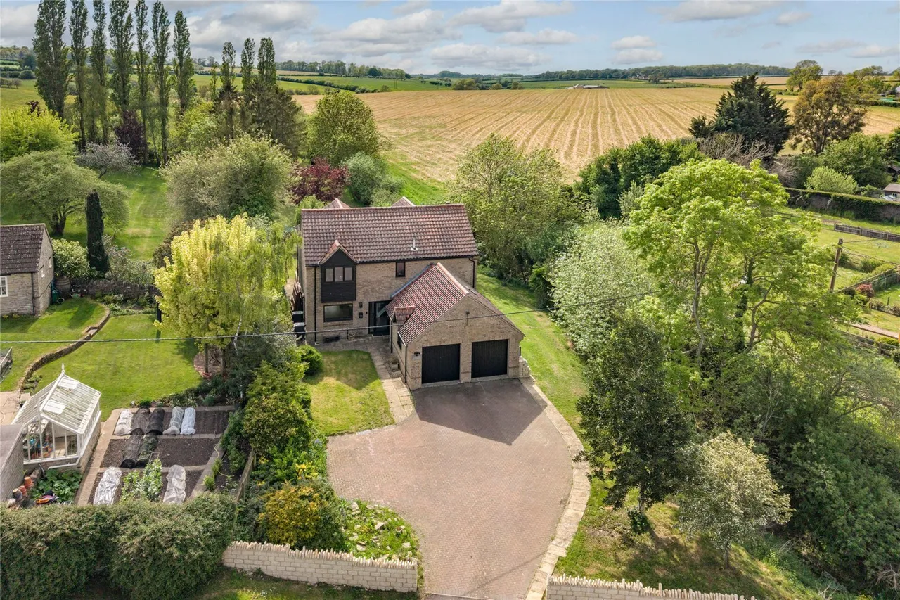 4 bed house for sale, Main Street, Glapthorn, PE8