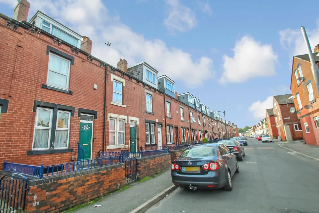 Burley Lodge Road, Hyde Park, LS6, photo 2