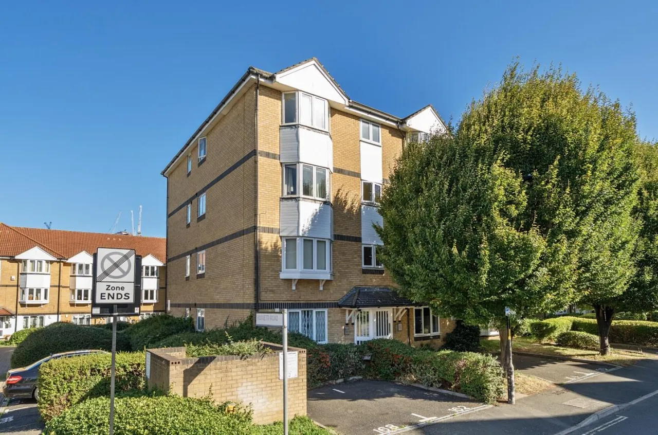 2 bed flat for sale — Rossetti Road, London, SE16 3EZ