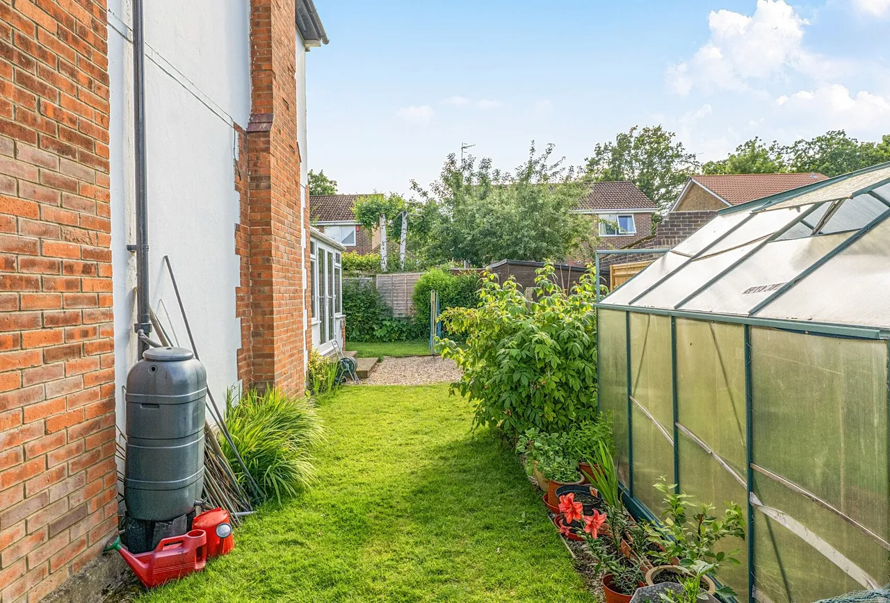 Oakwood Road, Horley, RH6 7BZ, photo 18