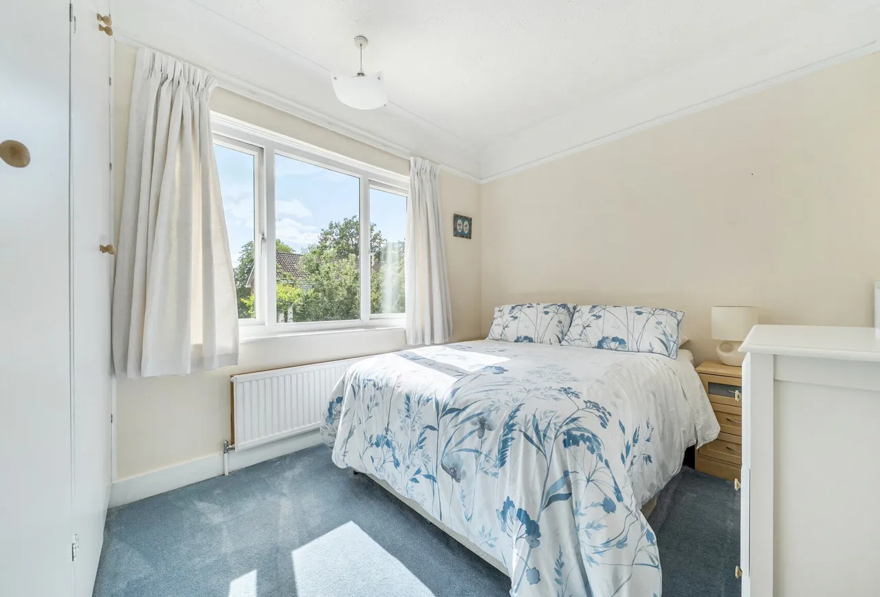 Oakwood Road, Horley, RH6 7BZ, photo 9