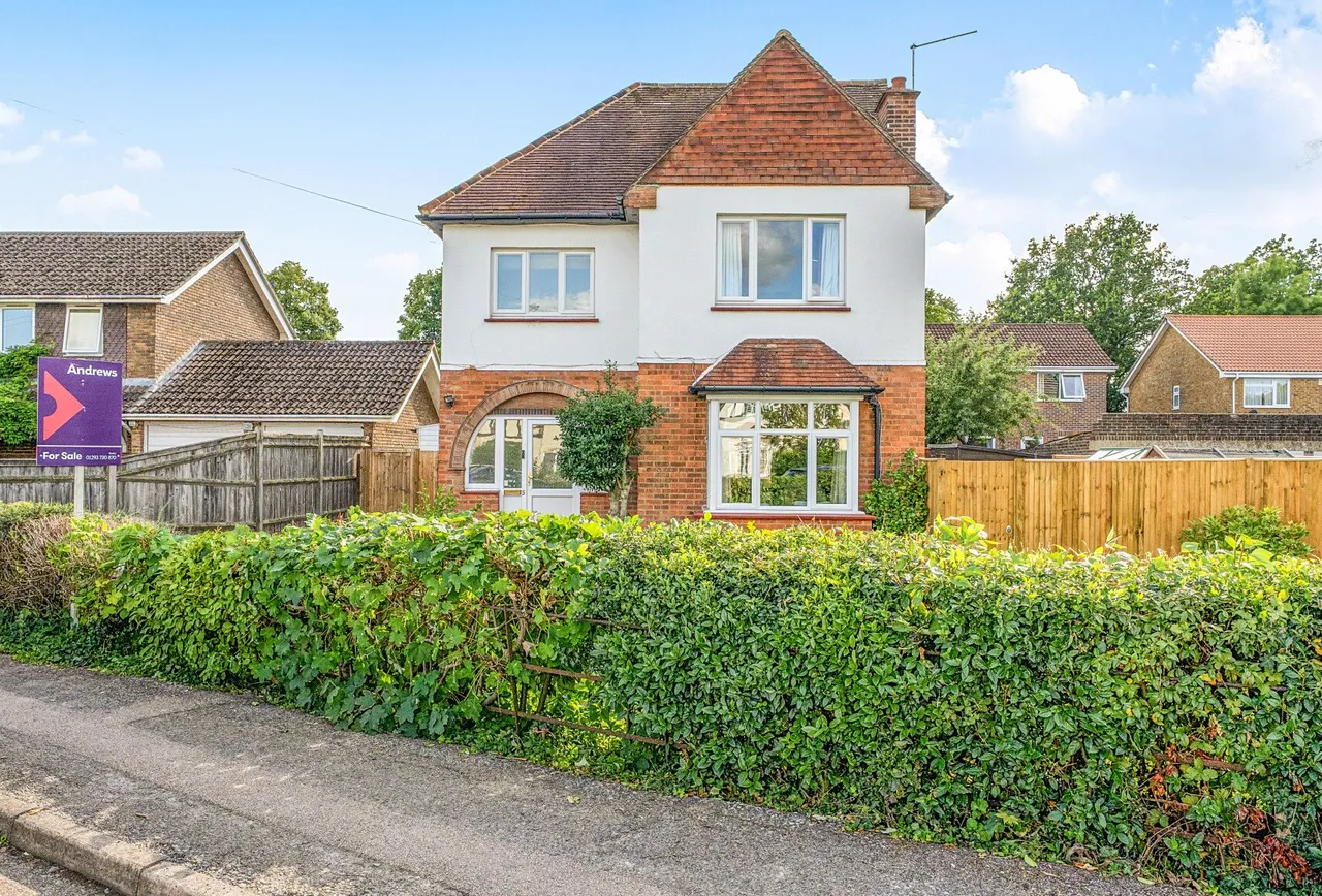Oakwood Road, Horley, RH6 7BZ, photo 4