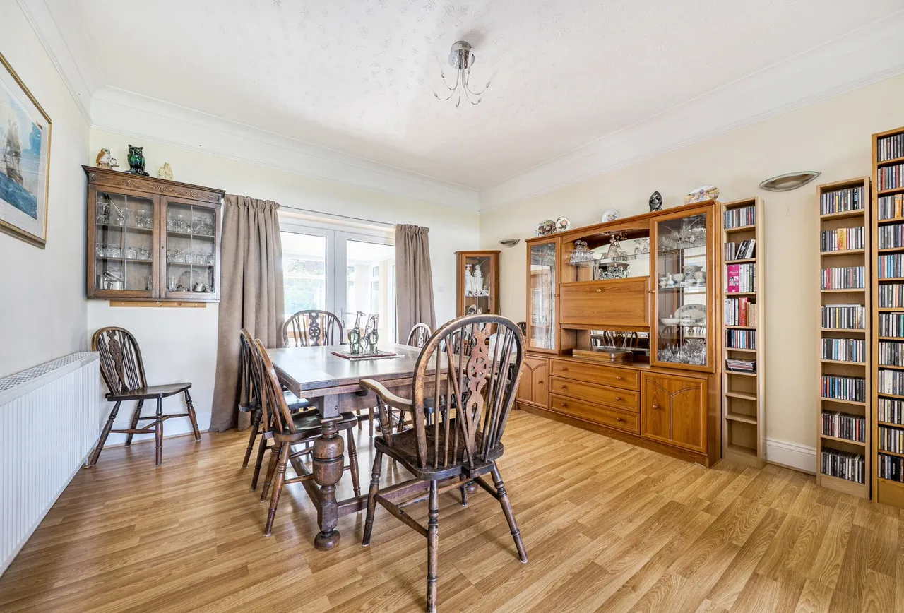 Oakwood Road, Horley, RH6 7BZ, photo 17