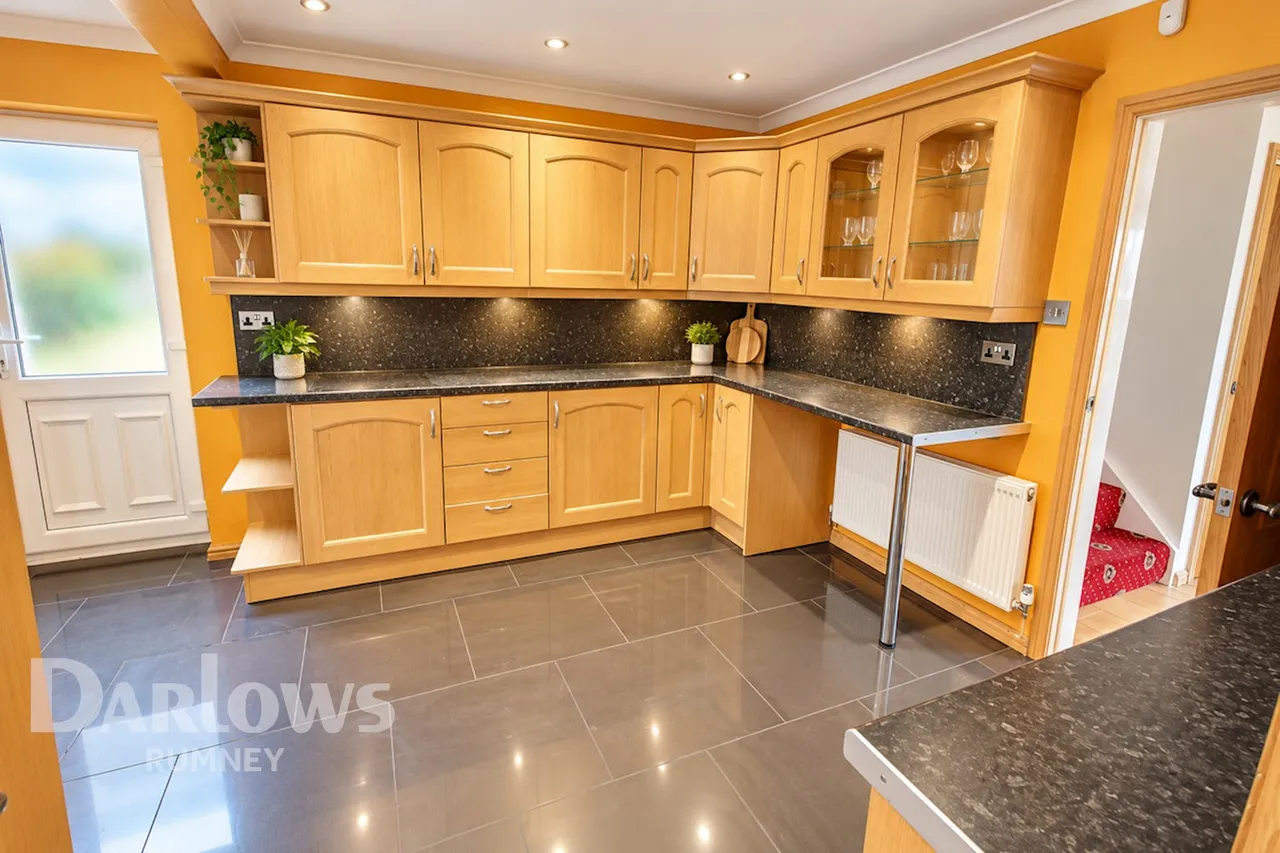 Hastings Crescent, Cardiff, photo 15