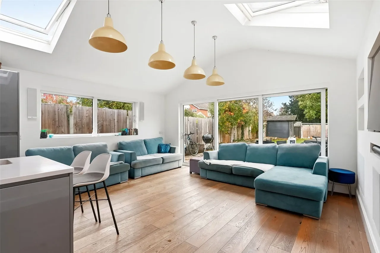 Uxbridge Road, Hampton Hill, TW12 1AY, photo 7