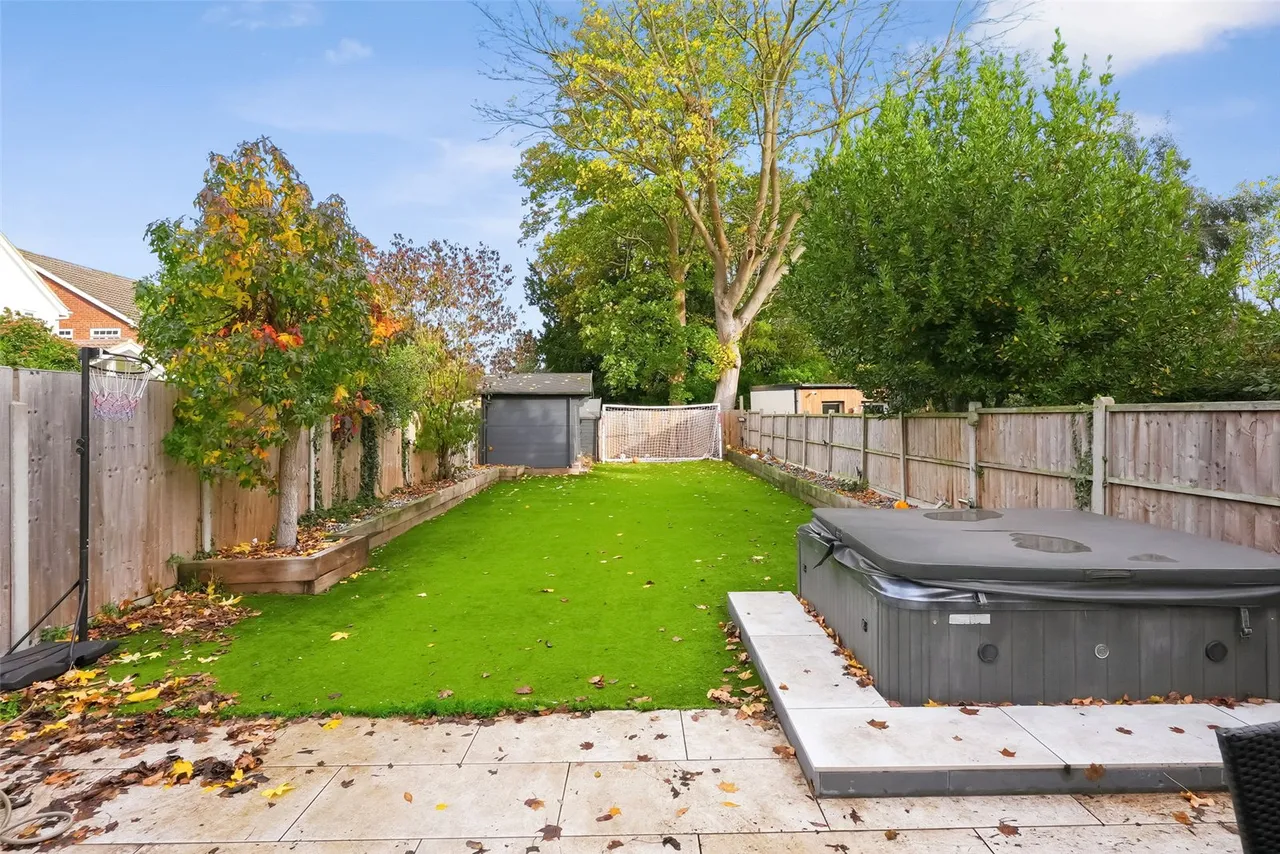 Uxbridge Road, Hampton Hill, TW12 1AY, photo 15