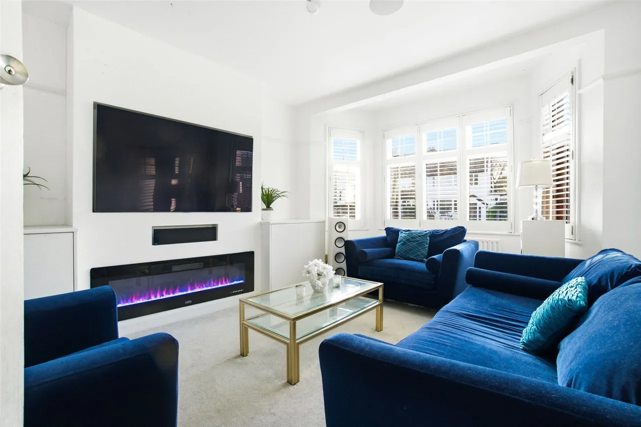 Uxbridge Road, Hampton Hill, TW12 1AY, photo 3