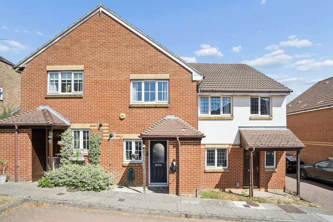2 bed house for sale, Thompson Way, Rickmansworth, WD3
