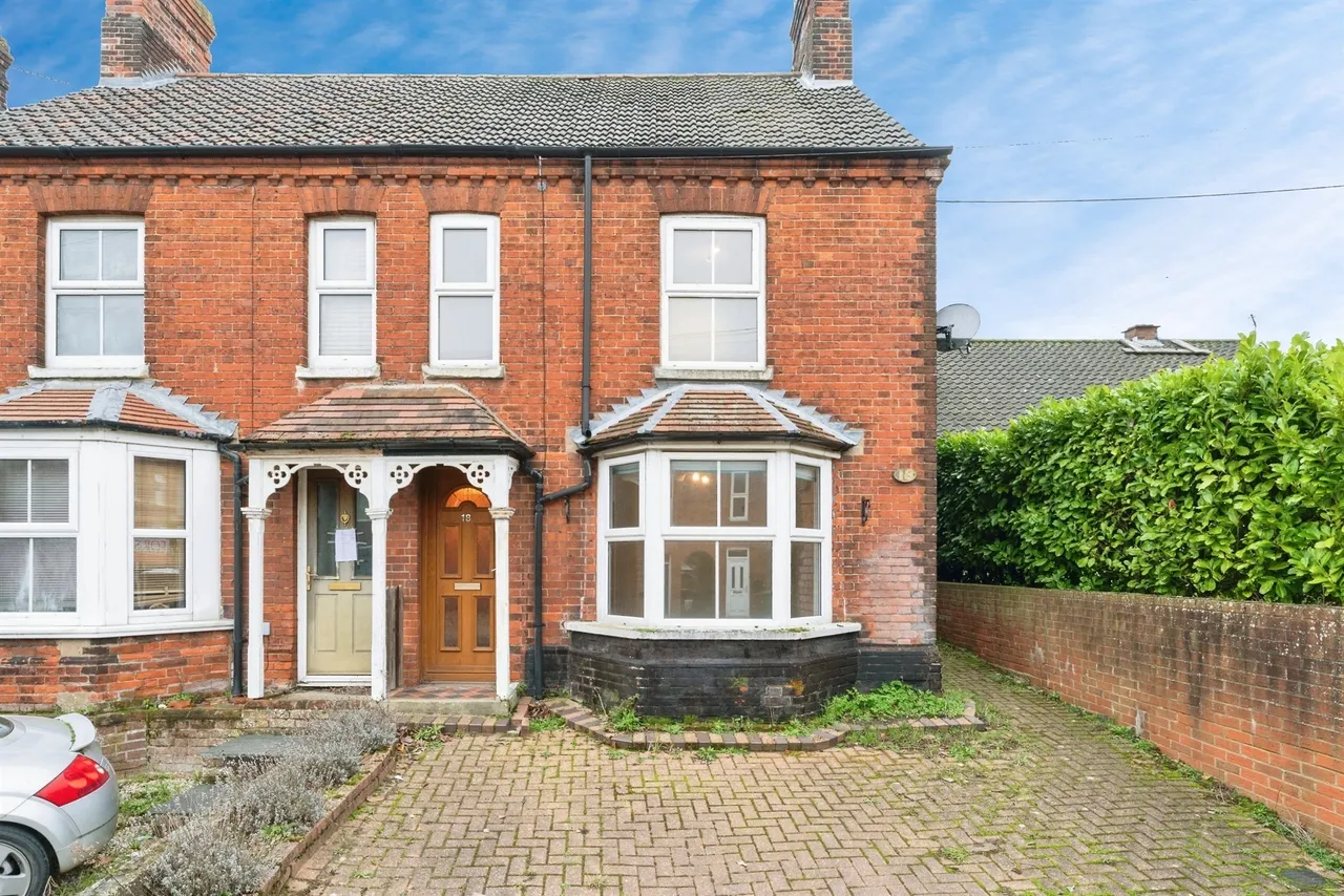 4 bed house for sale — Queens Road, Fakenham