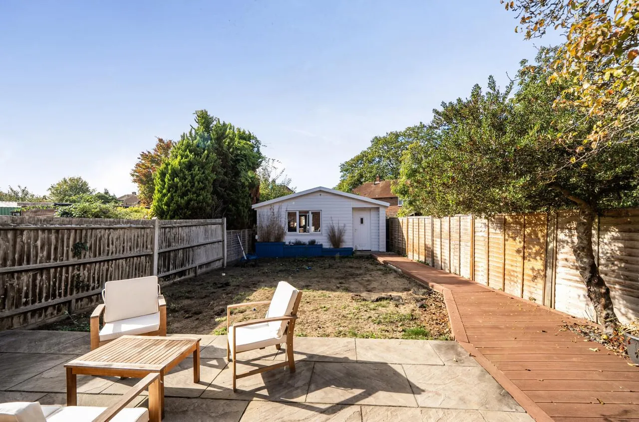 Green Farm Road, Bagshot, photo 5