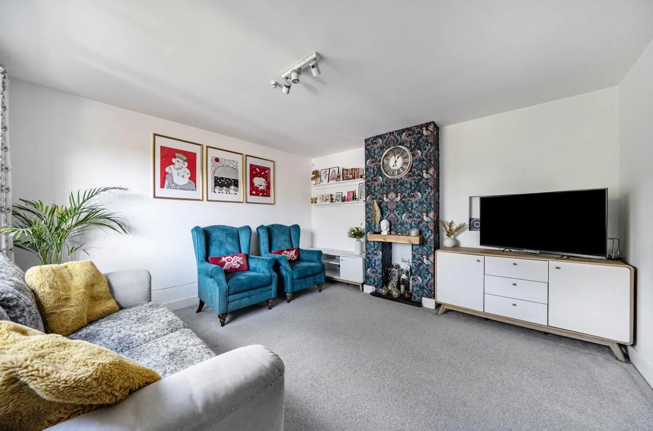 Green Farm Road, Bagshot, photo 3