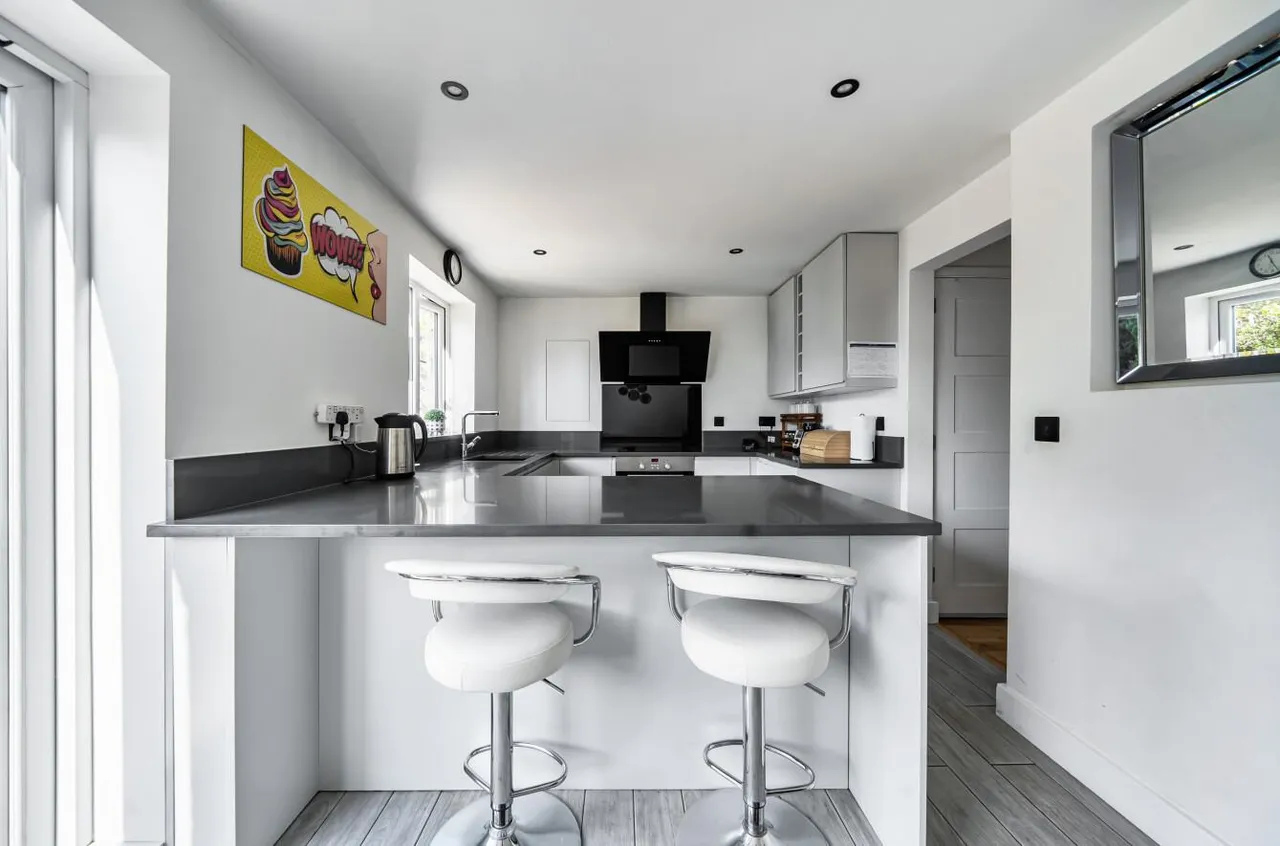 Green Farm Road, Bagshot, photo 6
