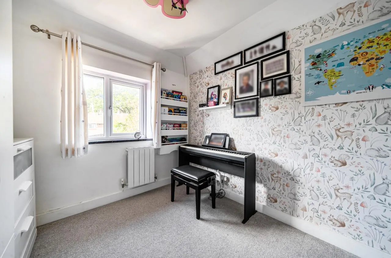 Green Farm Road, Bagshot, photo 9