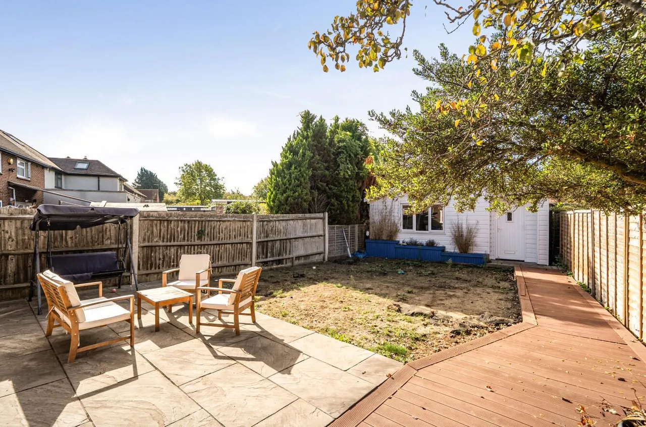 Green Farm Road, Bagshot, photo 8