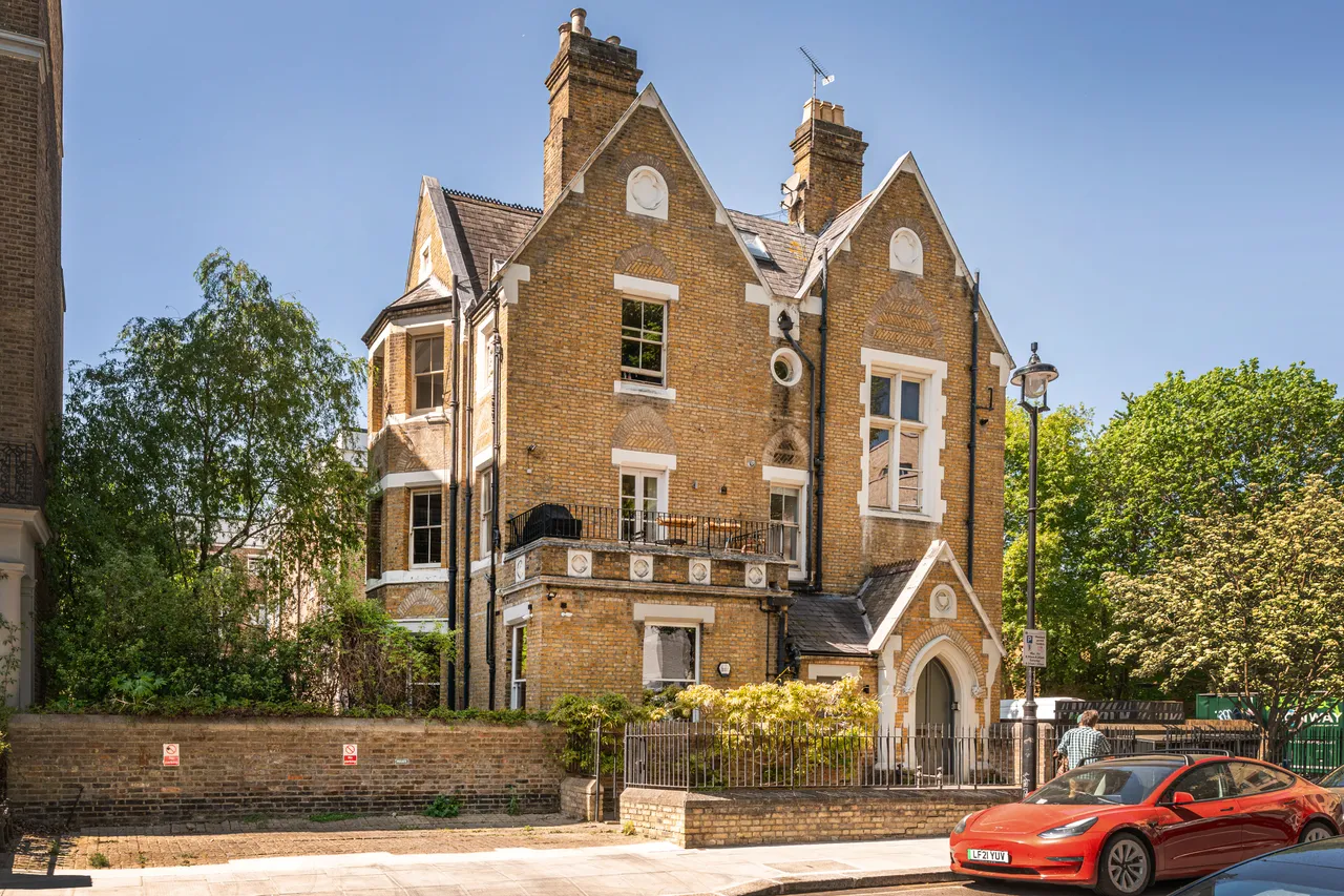 3 bed flat for sale — Leamington Road Villas, Notting Hill, London